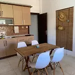 Efi's House Flogita