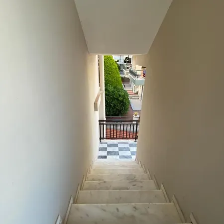 Efi's House Apartman *