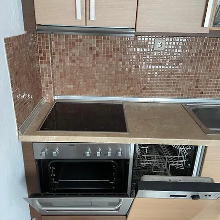 Efi's House Apartman *
