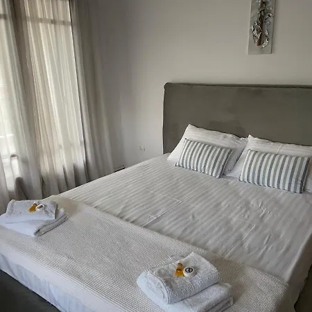 Efi's House Apartman Flojitá