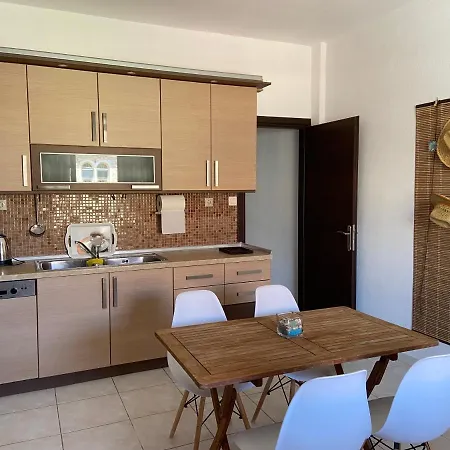 Efi's House Apartman Flojitá