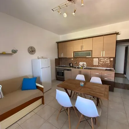 Efi's House Apartman *